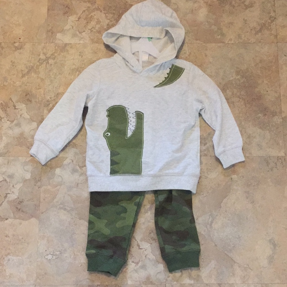 NWOT Carter’s 18m outfit
